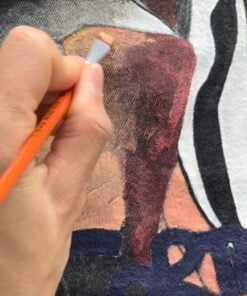 SarArtist painting one of her works of art